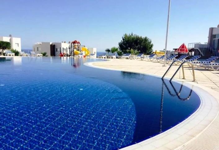 The Seaterra Reserve Penthouse With Mountains&Seaviews And Rooftop Terrace Akanthou Екстер'єр фото